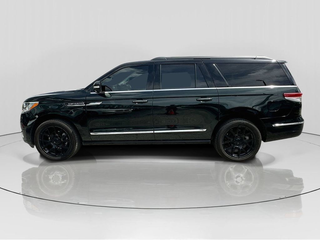 Used 2022 Lincoln Navigator L Black Label AWD/4WD image 4