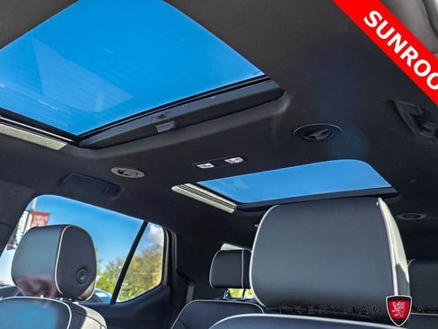 Used 2023 Chevrolet Traverse Premier AWD/4WD image 5
