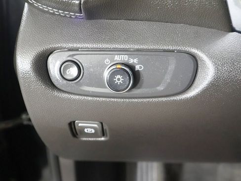 Used 2025 Chevrolet Blazer LT FWD image 27