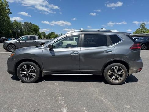 Used 2020 Nissan Rogue SV w/ Sun & Sound Touring Package AWD/4WD image 2