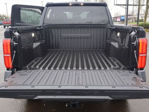 Used 2024 Toyota Tacoma TRD Off-Road image 33