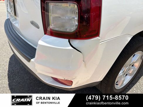 Used 2016 Jeep Compass Latitude FWD image 9