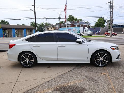 Used 2022 Honda Civic Touring image 6
