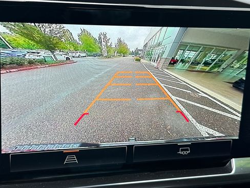 Used 2024 GMC Sierra 1500 SLT image 18