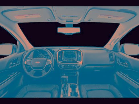 Used 2022 Chevrolet Colorado LT w/ Fleet Safety Package image 5