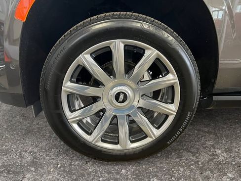 Used 2021 Cadillac Escalade Premium Luxury Platinum image 12