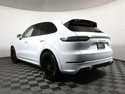 Used 2022 Porsche Cayenne GTS image 3