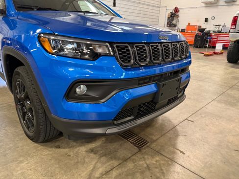 New 2026 Jeep Compass Latitude image 2