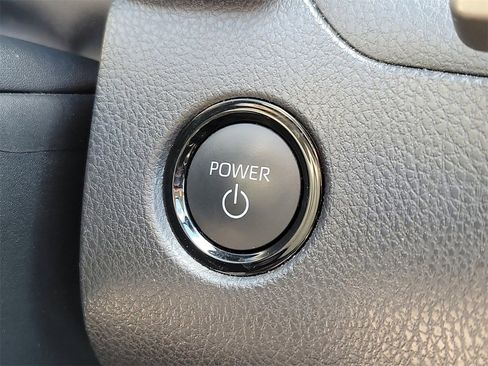 Used 2025 Toyota Camry LE image 31