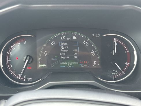 Certified 2025 Toyota RAV4 XLE FWD image 10