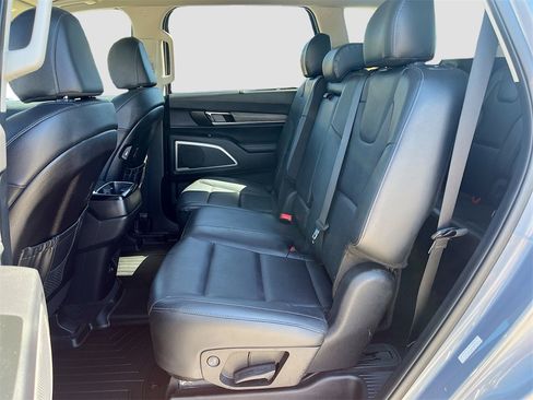 Used 2022 Kia Telluride EX image 25