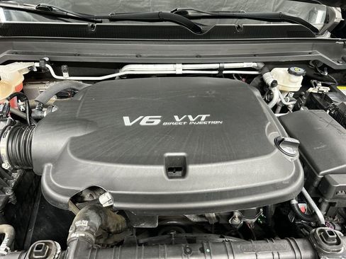 Used 2022 Chevrolet Colorado Z71 w/ Z71 Midnight Edition AWD/4WD image 23