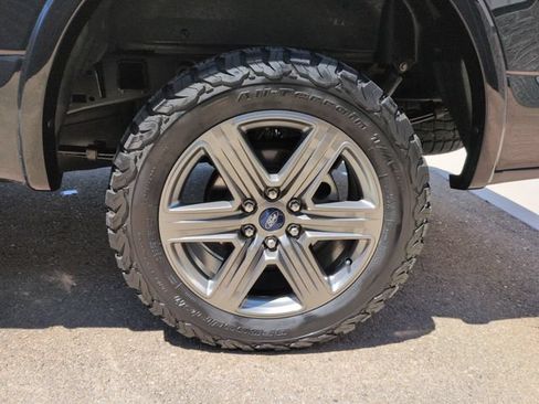 Used 2020 Ford F150 Lariat w/ Equipment Group 502A Luxury AWD/4WD image 32