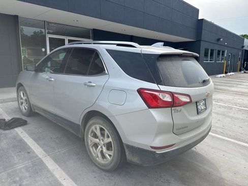 Used 2018 Chevrolet Equinox Premier FWD image 3