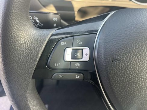Used 2020 Volkswagen Tiguan S FWD image 29