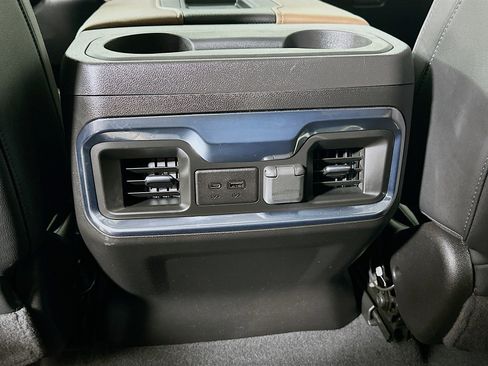 Used 2022 Chevrolet Silverado 1500 High Country w/ Technology Package image 26