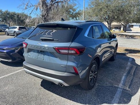 Used 2025 Ford Escape SE w/ PHEV Premium Package image 8