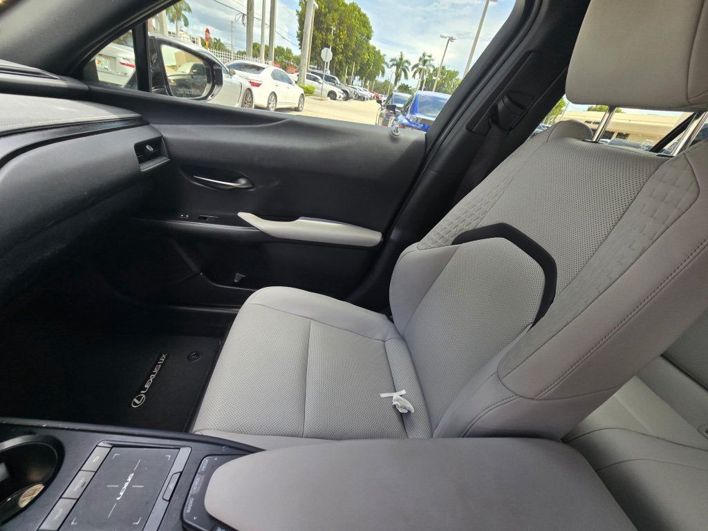 Used 2019 Lexus UX 200 w/ Accessory Package 2 FWD image 20