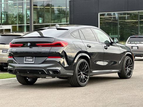 Used 2022 BMW X6 xDrive40i w/ Executive Package image 3