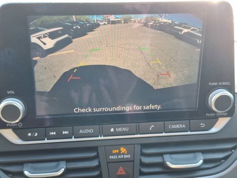 Used 2025 Nissan Altima 2.5 SR image 15