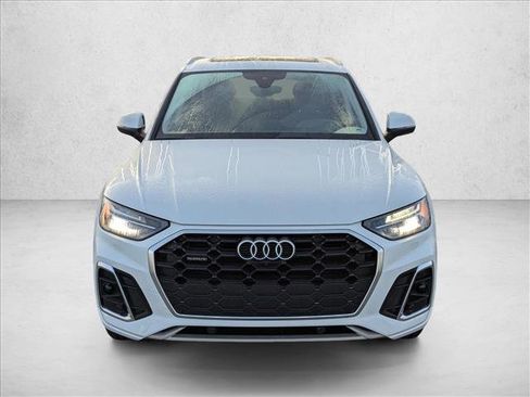 Certified 2025 Audi Q5 2.0T Premium Plus image 2