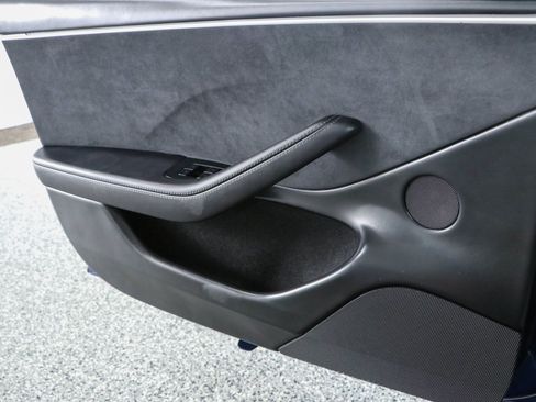 Used 2025 Tesla Model 3 Long Range AWD/4WD image 19