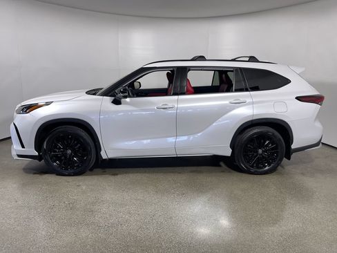 Certified 2024 Toyota Highlander XSE FWD image 6
