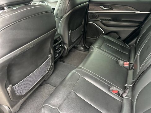 Used 2023 Jeep Grand Cherokee 4WD 4xe image 13