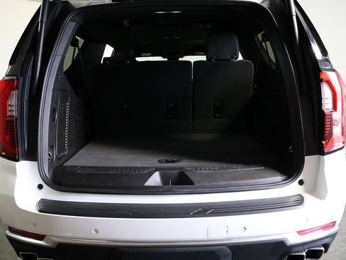 Used 2025 GMC Yukon XL Denali AWD/4WD image 32