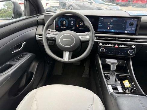 Used 2025 Hyundai Santa Cruz SEL FWD image 23