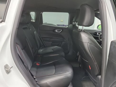 Used 2026 Jeep Compass Trailhawk AWD/4WD image 18