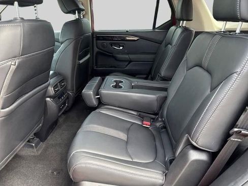 Certified 2025 Honda Pilot Touring image 13