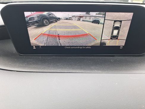 Used 2023 MAZDA MAZDA3 Hatchback w/Premium Plus Pkg image 18