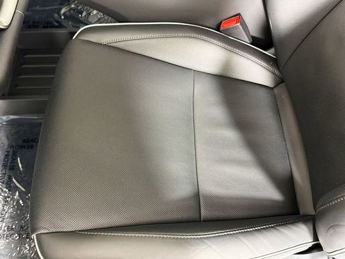 Used 2025 Tesla Cybertruck AWD Crew Cab image 19