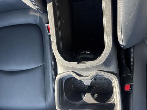 Used 2021 Toyota RAV4 XLE Premium image 21