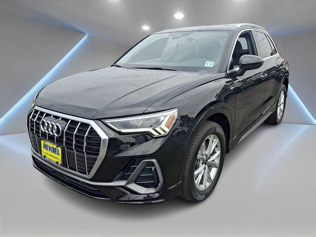 Used 2022 Audi Q3 2.0T Premium Plus AWD/4WD image 1
