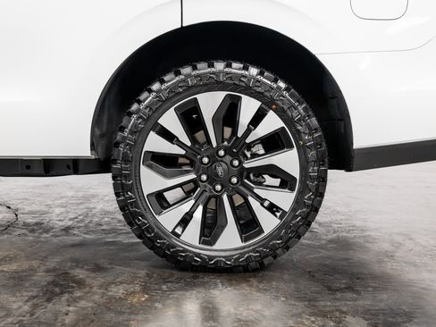 Used 2025 Ford Expedition Active AWD/4WD image 14