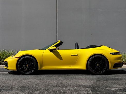 Used 2022 Porsche 911 Carrera RWD image 2