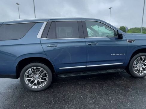 Used 2026 GMC Yukon Elevation w/ Elevation Premium Package AWD/4WD image 8