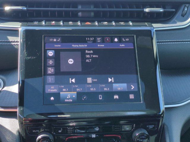 Used 2023 Jeep Grand Cherokee Altitude AWD/4WD image 23