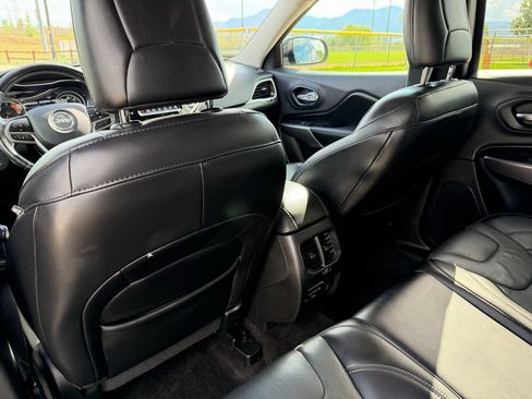 Used 2019 Jeep Cherokee Limited AWD/4WD image 20