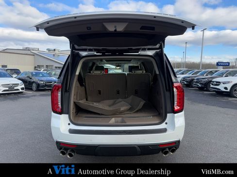 Used 2023 GMC Yukon XL Denali w/ Denali Reserve Package image 23