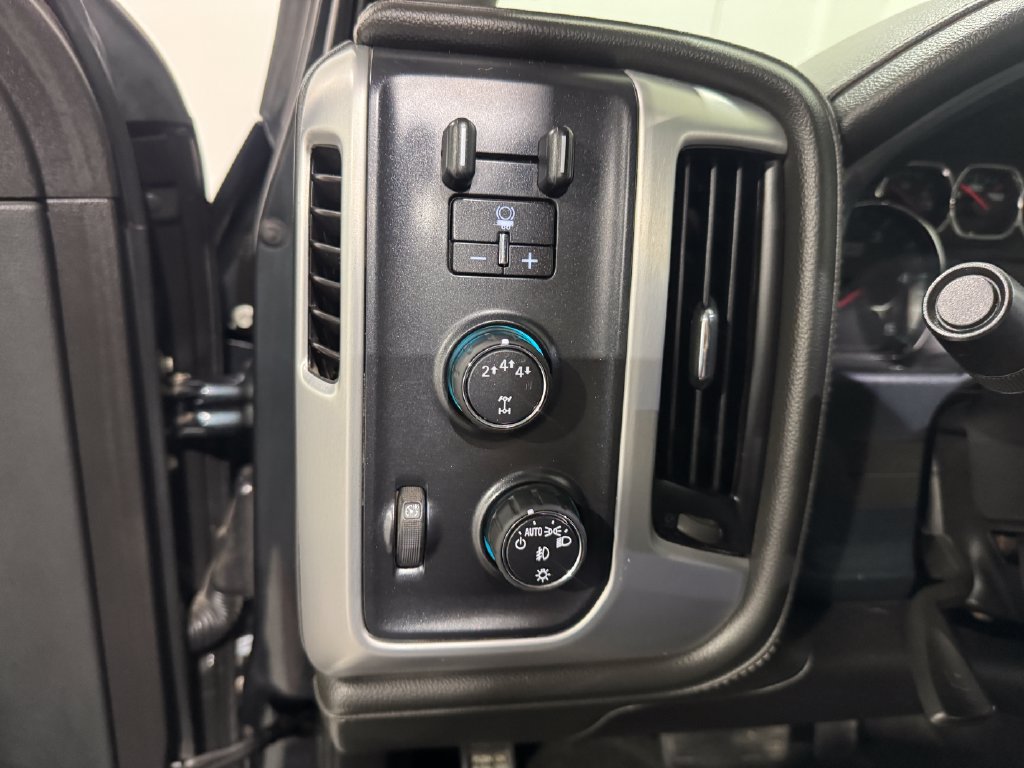 Used 2018 GMC Sierra 3500 SLE w/ SLE Preferred Package AWD/4WD image 35