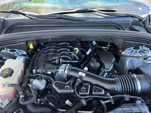 Used 2025 Jeep Grand Cherokee Altitude AWD/4WD image 22