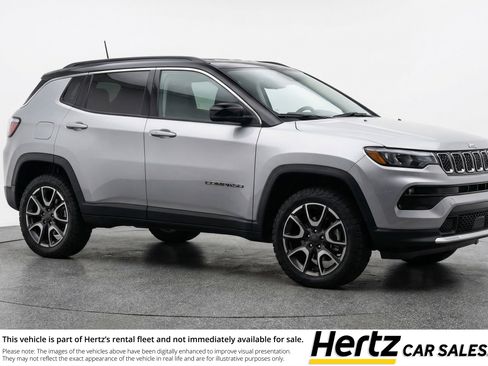 Used 2025 Jeep Compass Trailhawk w/ Trailer Tow Group AWD/4WD image 1