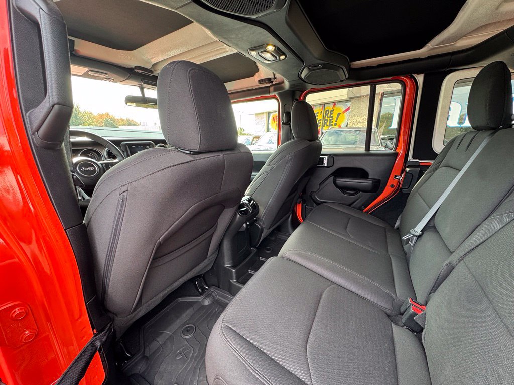 Used 2023 Jeep Wrangler Unlimited w/ Convenience Group AWD/4WD image 11