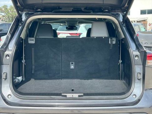 Certified 2025 Toyota Highlander XLE FWD image 15