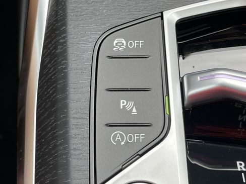 New 2026 BMW 330i Sedan w/ Premium Package image 10