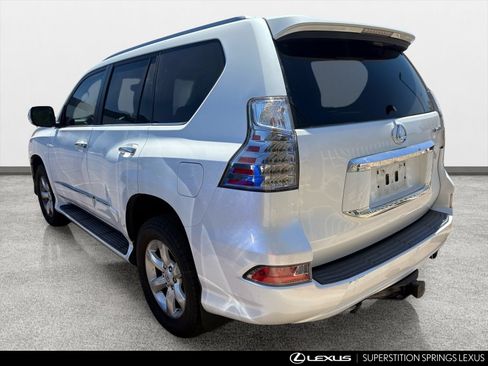 Used 2017 Lexus GX 460 w/ Navigation Package AWD/4WD image 4