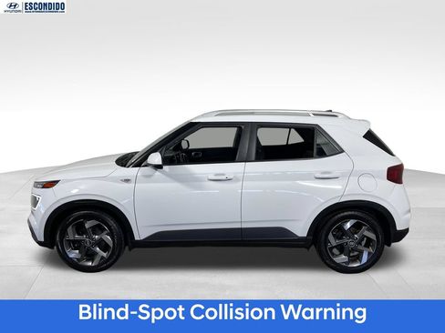 Used 2021 Hyundai Venue SEL w/ Premium Package FWD image 2